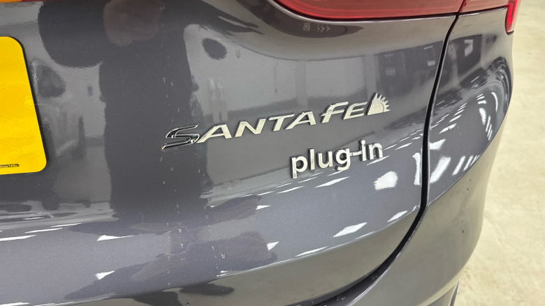 Hyundai SANTA FE 1.6 TGDi Plug-in Hybrid Ultimate 5dr 4WD Auto Estate